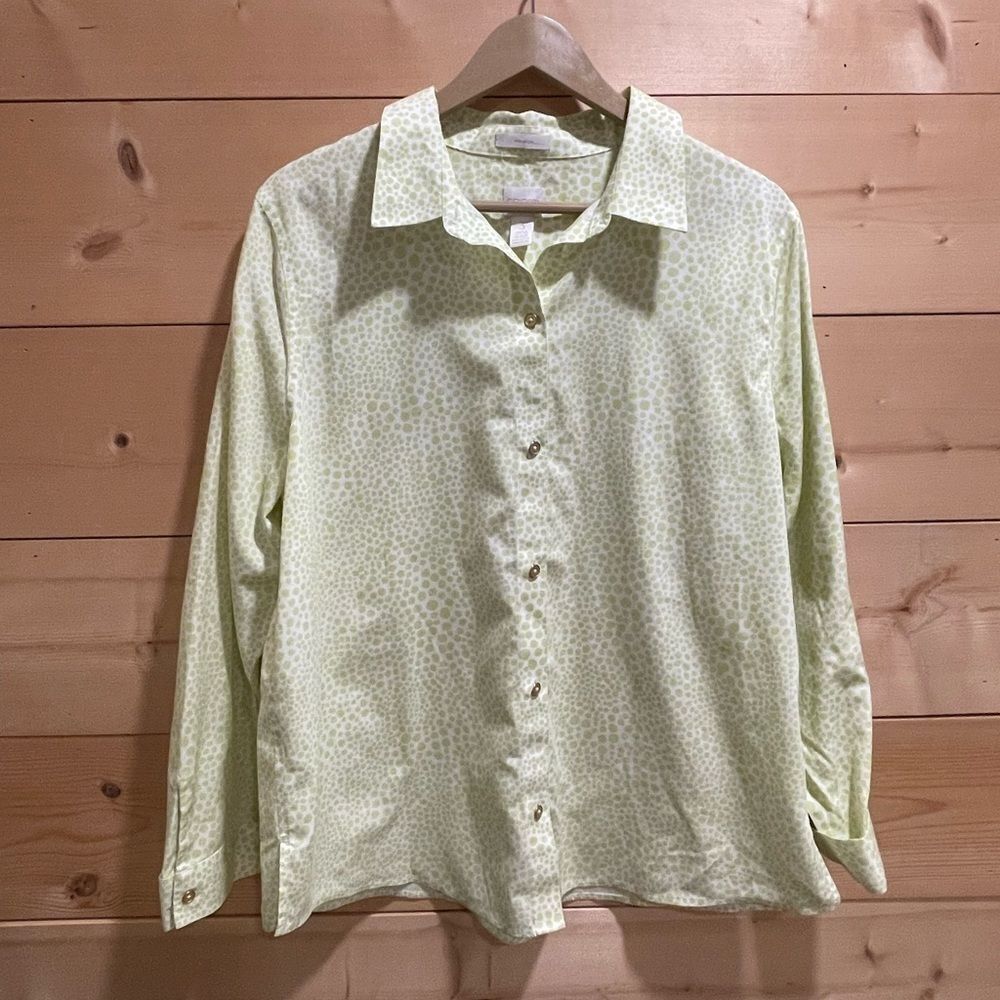 CHICO'S White Lime Green Dot Print Button-Down Long Sleeve Top Size 3 No Iron